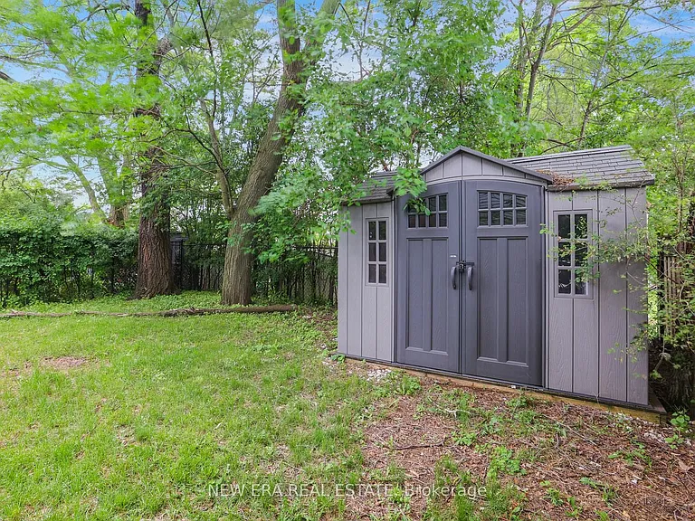 219 Lancaster St W — Photo 49