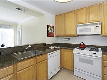 3rd image of 656 Arguello Blvd APT 2