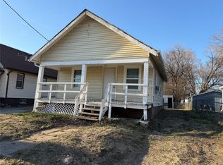 2710 E Washington Ave, Des Moines, IA 50317