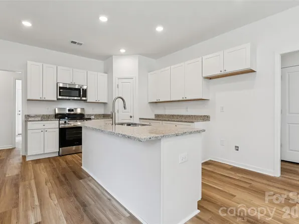223 W 11th St, Salisbury, NC 28144