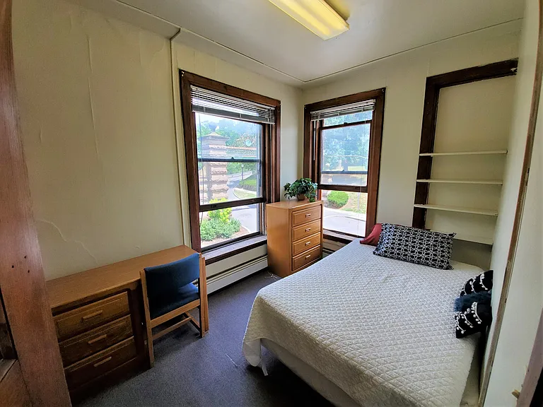 Aces Apartments — Photo 95