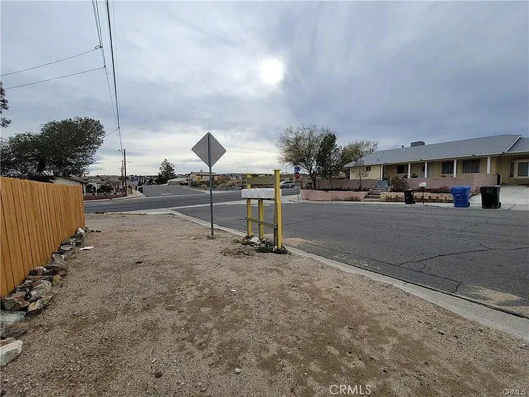 961 Manzanita Dr #4 — Photo 11
