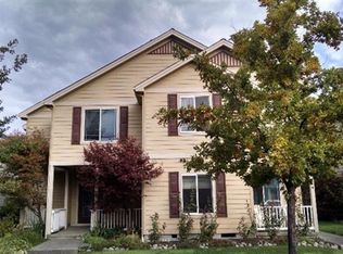 518 Griffin Oaks Dr, Central Pt, OR 97502