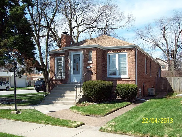 9554 S Richmond Ave photo 1