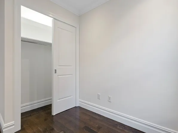 402 East 12th Street image 5 of 7