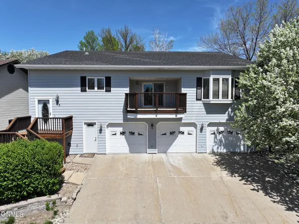 938 Columbine Ln, Bismarck, ND 58501