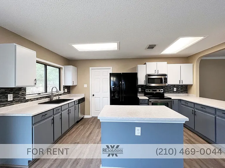 4535 Oakfield Way — Photo 5