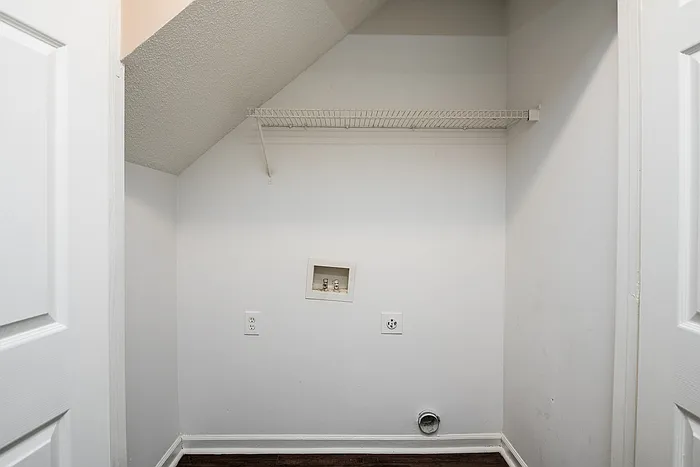 951 Grass Hollow Ct — Photo 10