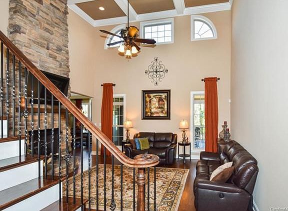 5th image of 4748 Campobello Dr