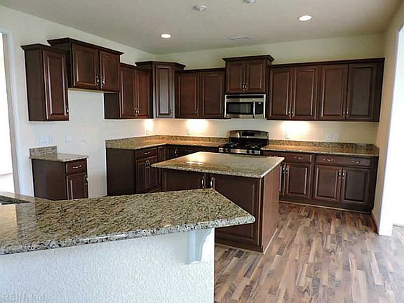 4th image of 514 Linton Cir