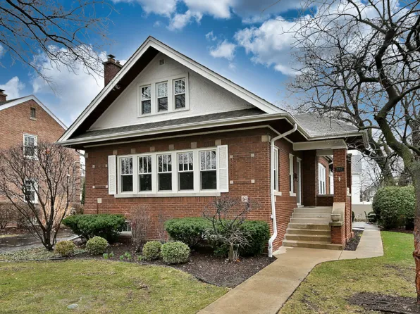 225 S Fairview Ave, Elmhurst, IL 60126