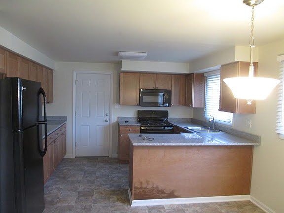 3rd image of 517 Marie Dr