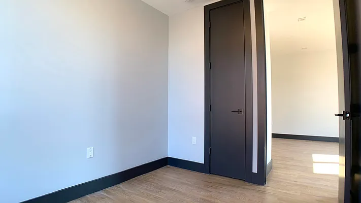 Rented by Nooklyn NYC LLC | media 18