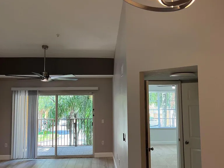 4220 San Marino Blvd #201 — Photo 8