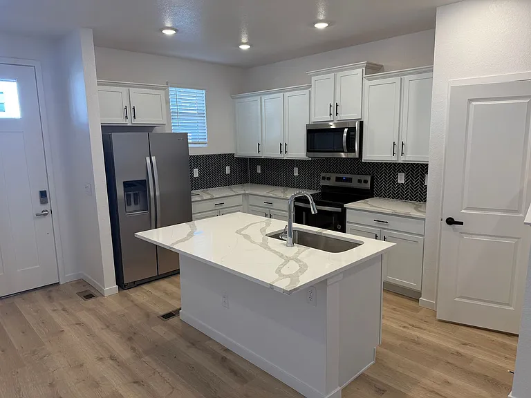 1358 S Chester St #B — Photo 3