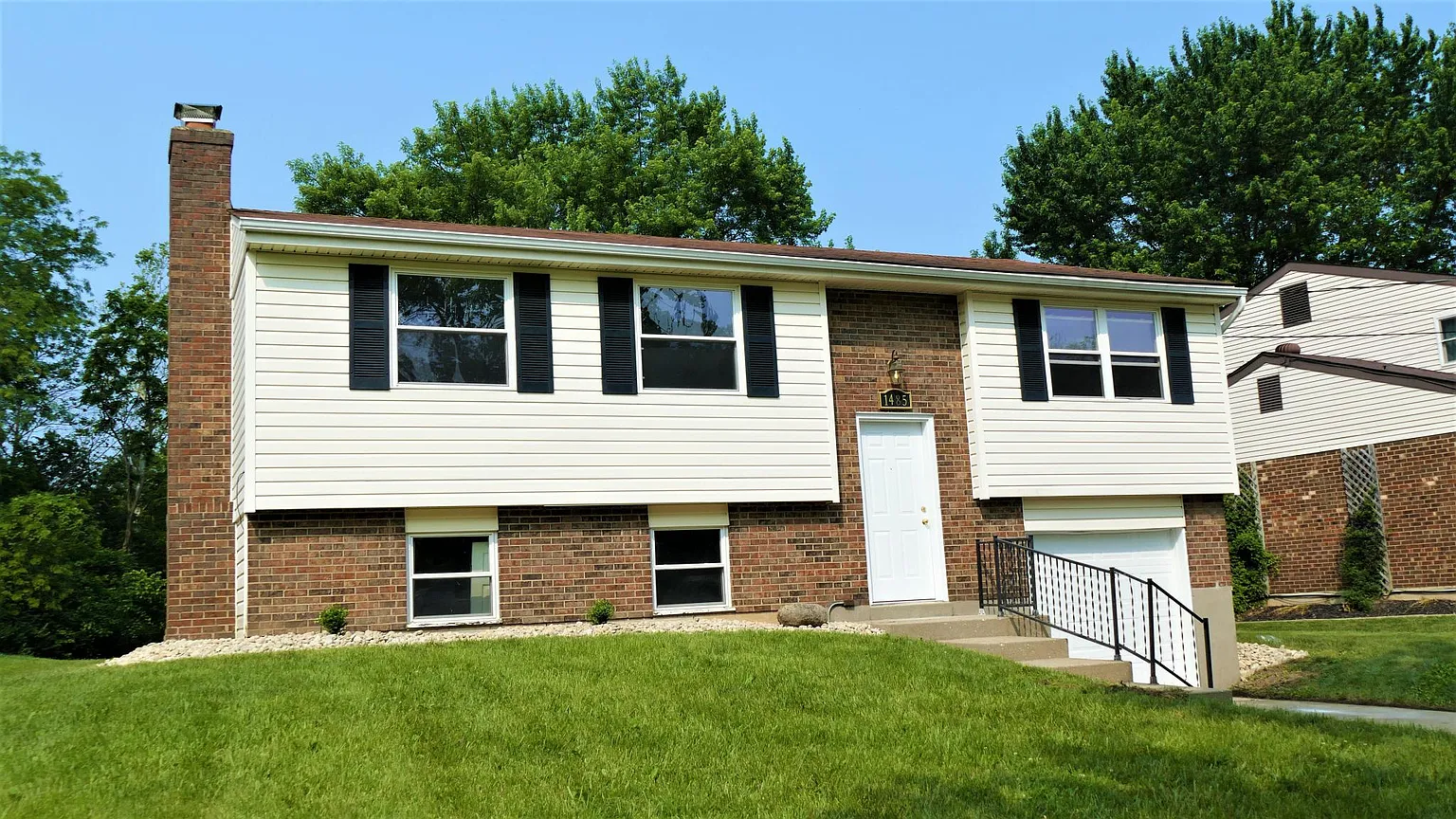 1485 Hartwood Dr photo 1