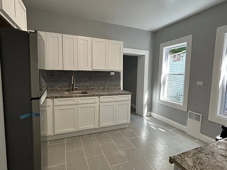 156 Hoffman Ave — Photo 6