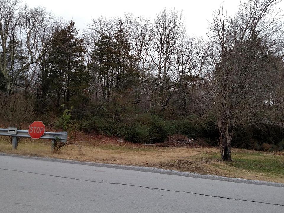2nd image of 710 Blue Top Rd