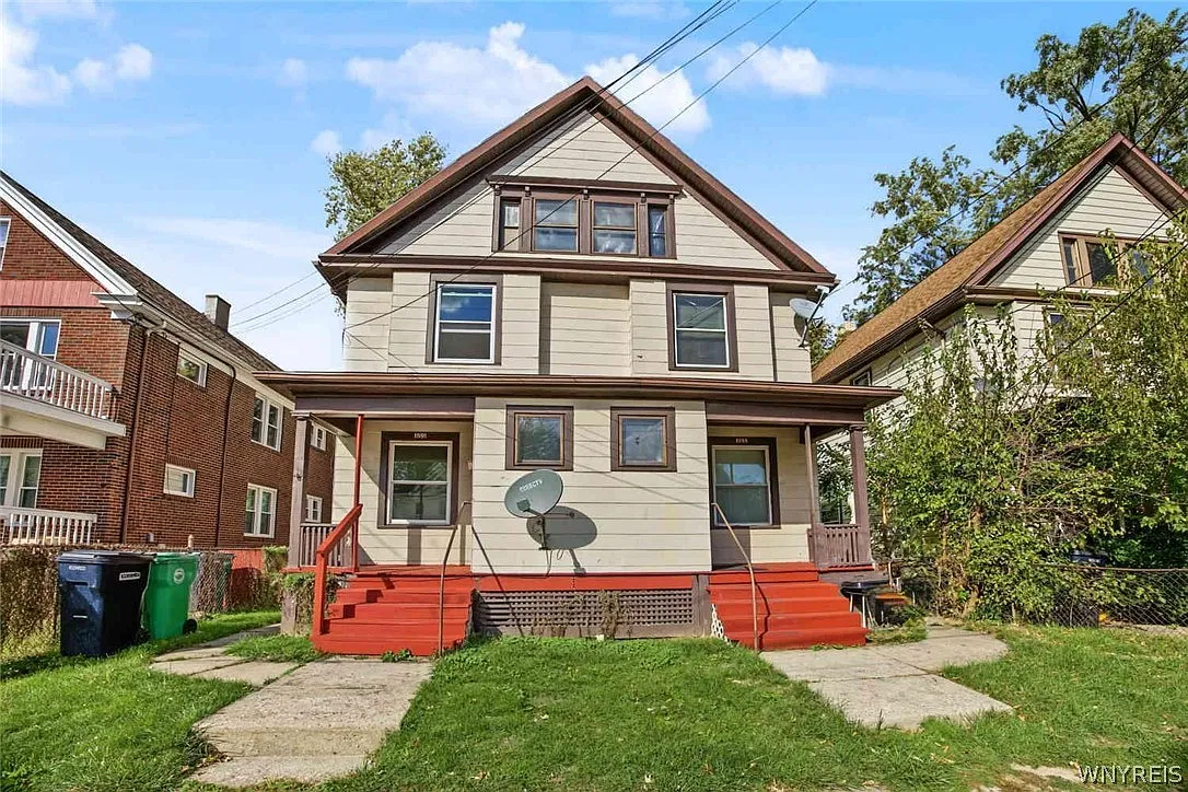 3 bed, 1.0 bath, 2264 sqft, $1,200 — Photo 1