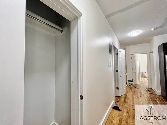 5th image of 668 Hancock St #1B