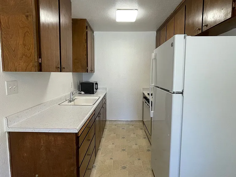 625 Adams Street — Photo 4