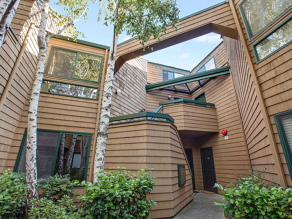 1st image of 52 Cove Ln