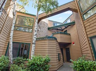 52 Cove Ln, Redwood City, CA 94065
