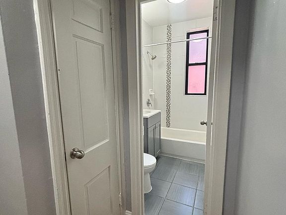 4th image of 27 S Munn Ave #2E