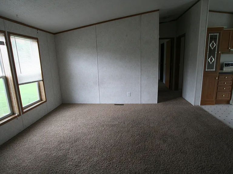 2709 Crab Tree St — Photo 2