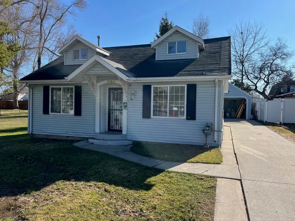 117 Oliver Dr, Houghton Lake, MI 48629