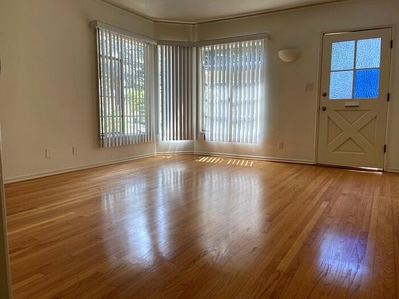 2nd image of 844 15th St APT A