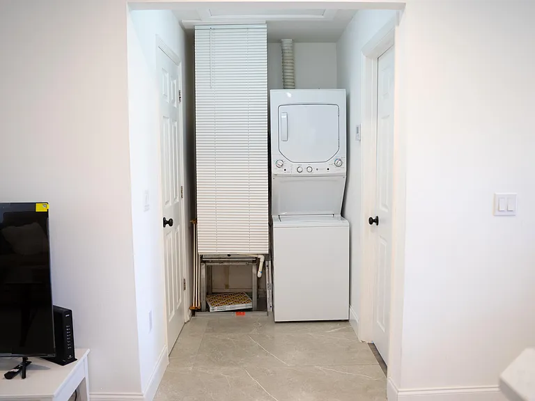 1425 Riverside Cir — Photo 29