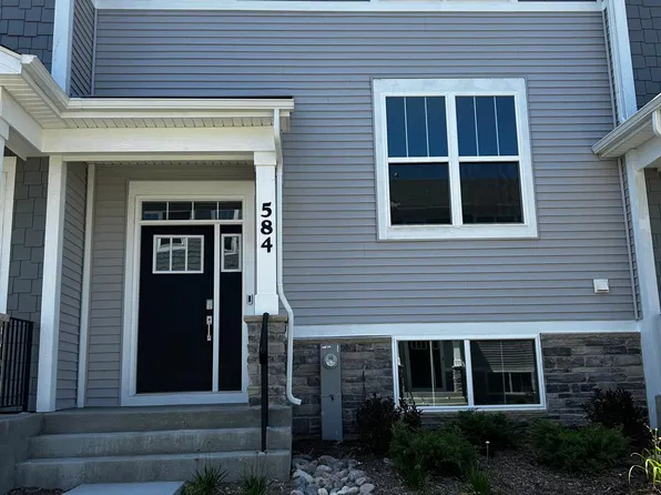 584 Wolverine Dr, Aurora, IL 60502