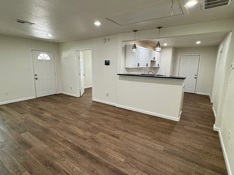 1108 E Maddox Ave — Photo 9