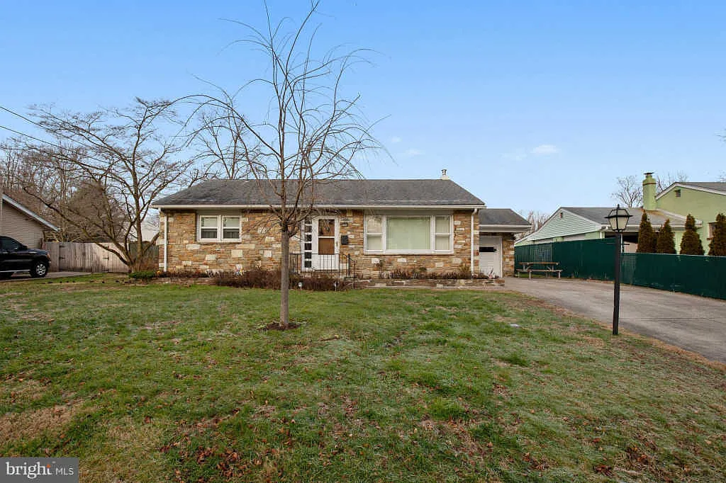 2109 Palmer Ave photo 1
