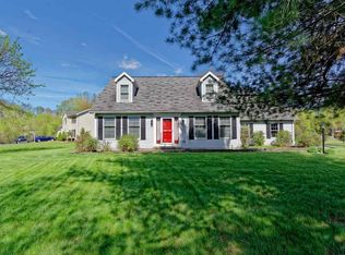 5 Cricket Ct, Wynantskill, NY 12198