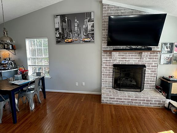 3rd image of 125 Melinda Dr
