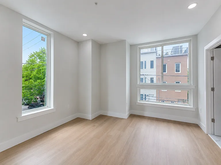 122 E Cumberland St — Photo 7