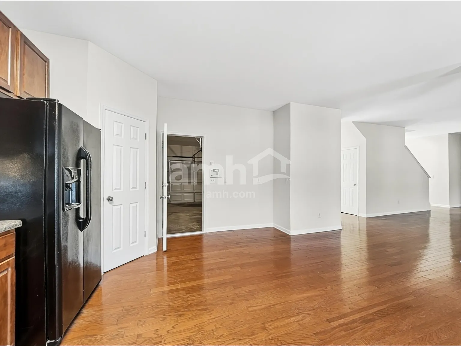 4 bed, 3.0 bath, 2851 sqft, $2,500 — Photo 4