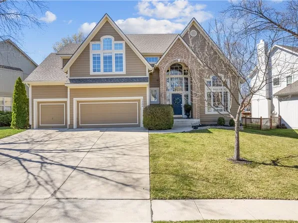 14404 Barton St, Overland Park, KS 66221