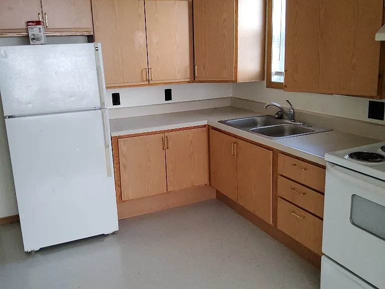603 N Mayflower Ct — Photo 3