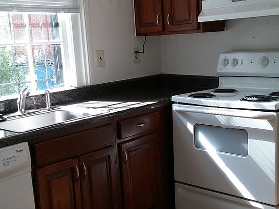 5th image of 504 Cathedral St APT 102
