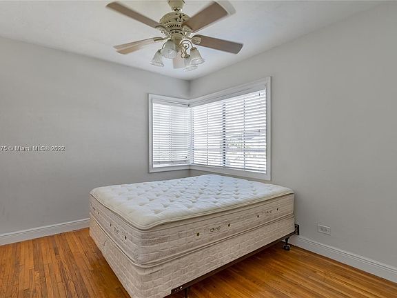 4th image of 940 Jefferson Ave APT 7