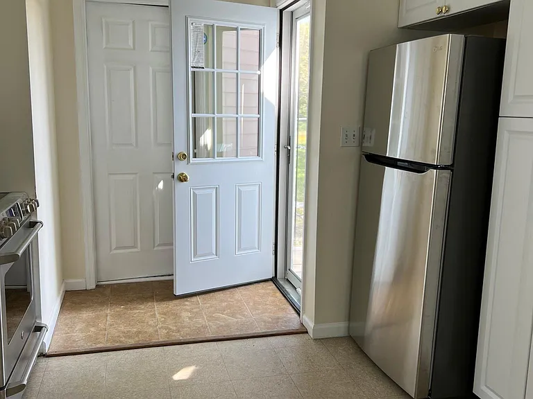 15 South St #B — Photo 4