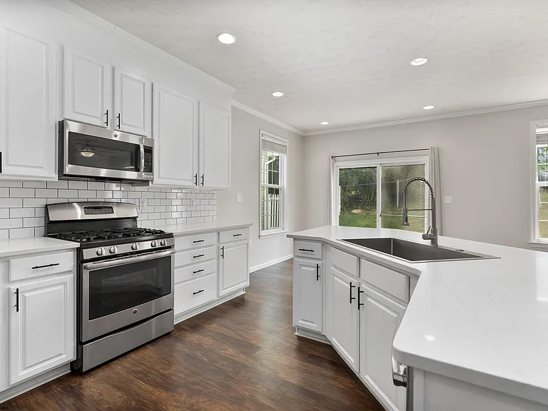 112 Casey Ln — Photo 4