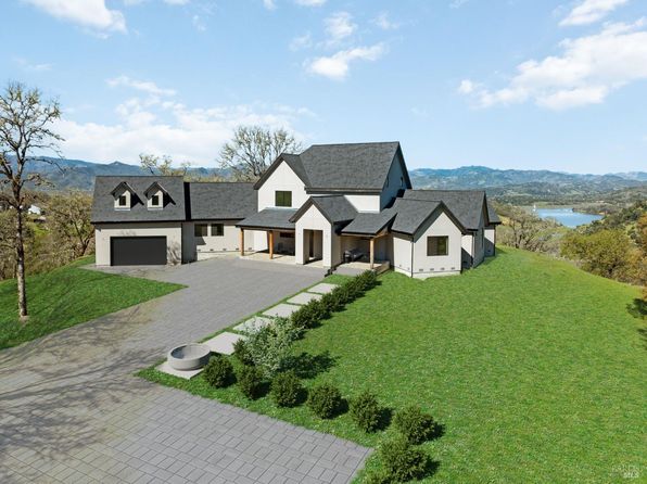 3215 Deerwood Dr, Ukiah, CA 95482