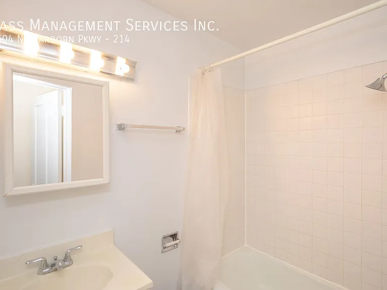 1504 N Dearborn Pkwy, Chicago, IL — Photo 80