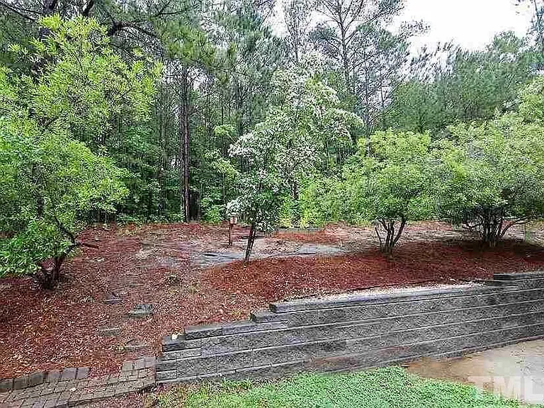 1009 Dual Parks Rd — Photo 11