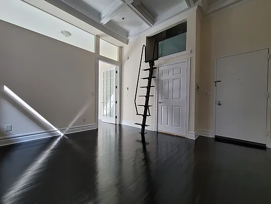 Rented by Julien Aractingi, LREB | media 23