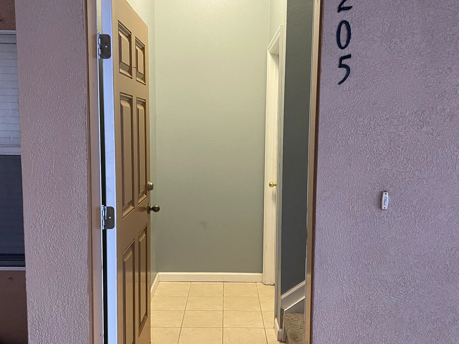 2 bed, 1079 sqft, $1,600 — Photo 2
